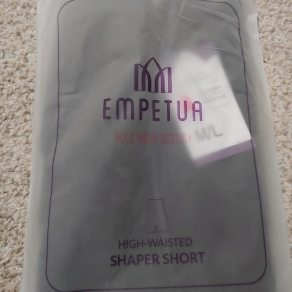 Shapermint Other - NWT Shapermint Empetua High Waisted Short